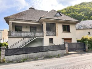 achat immobilier/sancy/auvergne/grande et élégante murolaise