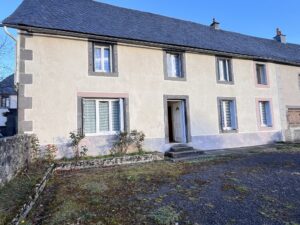 Achat immobilier/auvergne/sancy/superbesse/grande maison familiale