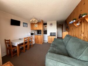 achat/vente/immobilier/superbesse/face au lac des hermines