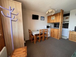achat/vente/immobilier/superbesse/face au lac des hermines
