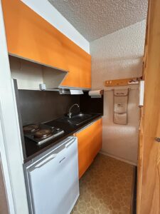studio-cabine en hyper centre de superbesse