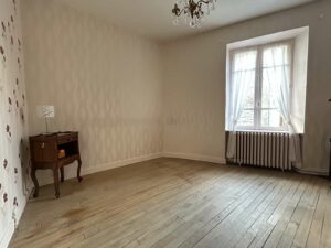 maison et sa cour/achat/vente/immobilier/sancy